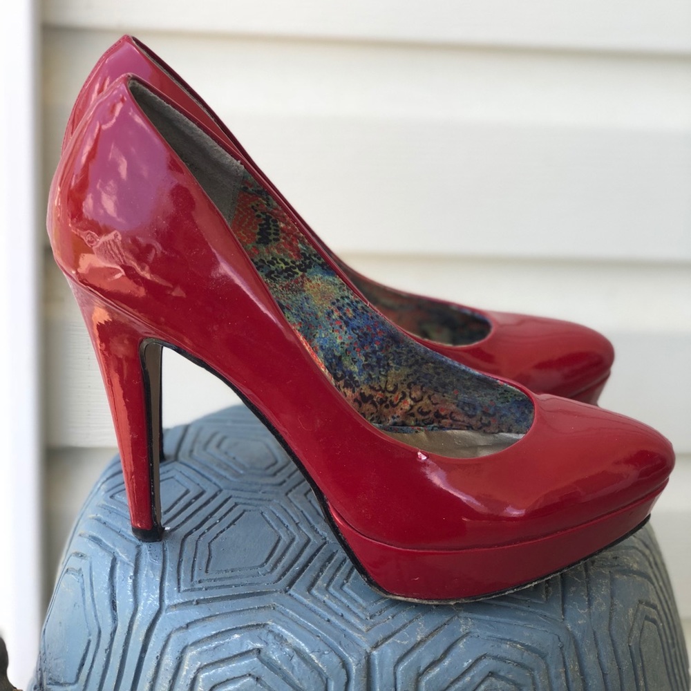 Madden Girl UNO RED PAT Pumps